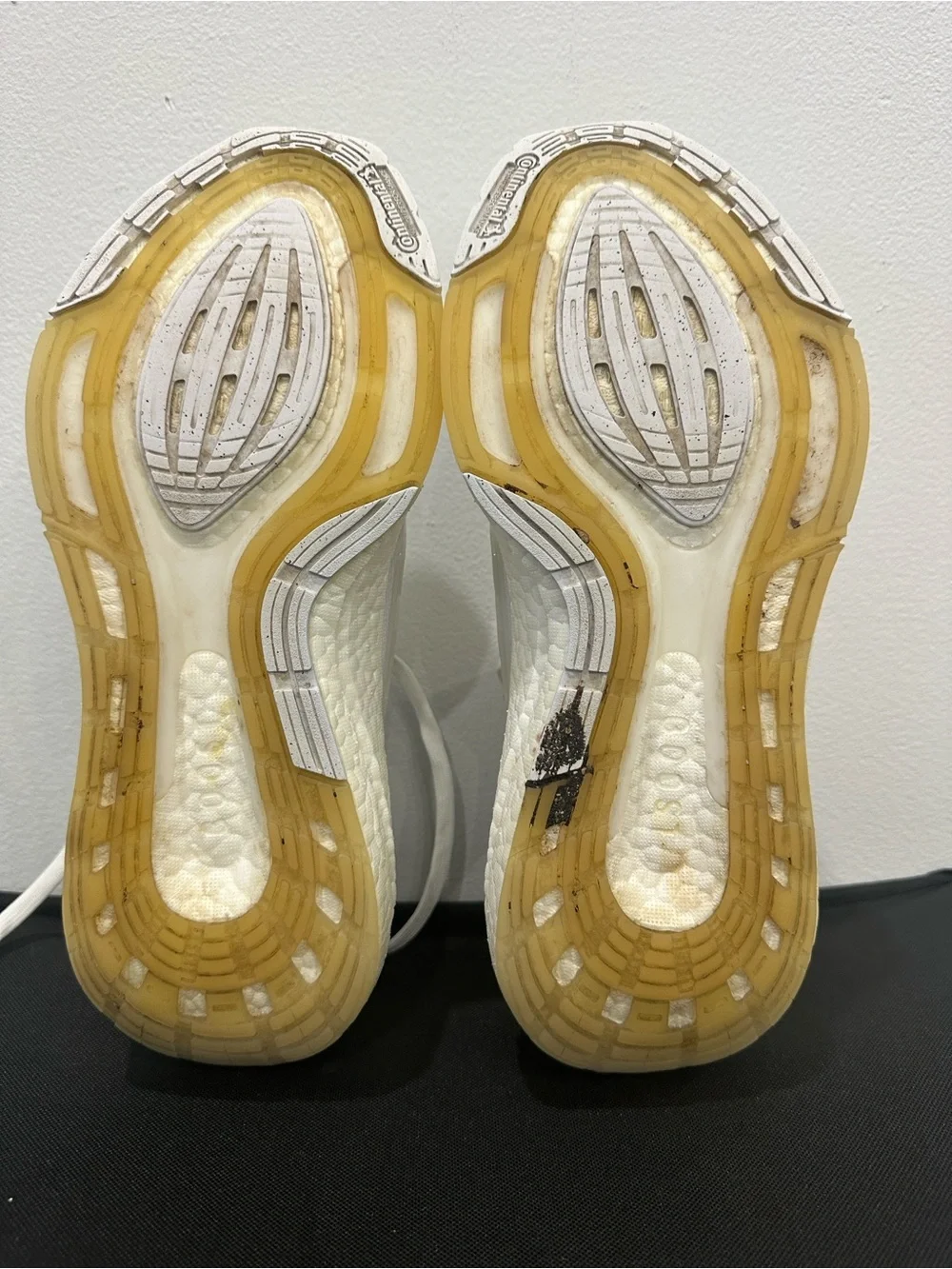 ADIDAS ULTRABOOST WHITE ATHLETIC SHOES SIZE: 9 WOMEN